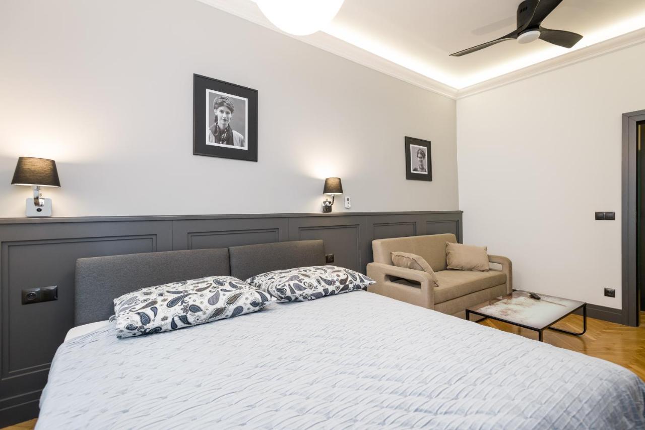 Luxury Apartment At The Main Square Krakow Luaran gambar